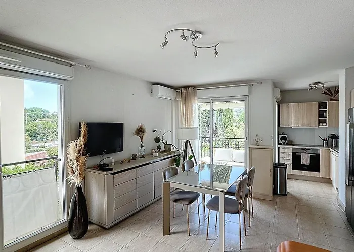 Superbe Appartement Avec Balcon- Wifi- Clim