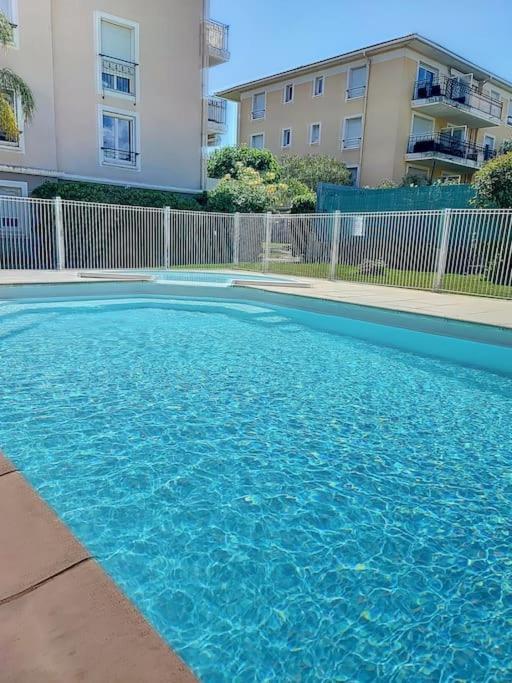 Superbe Avec Balcon- Wifi- Clim Apartment