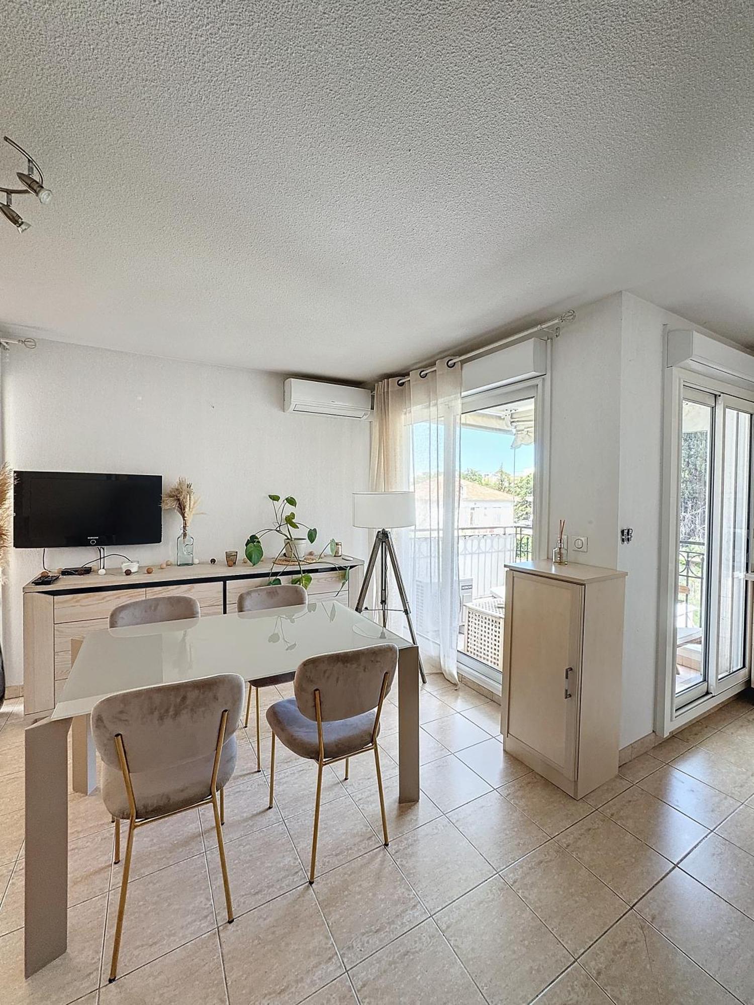 Apartment Superbe Avec Balcon- Wifi- Clim Cagnes-sur-Mer