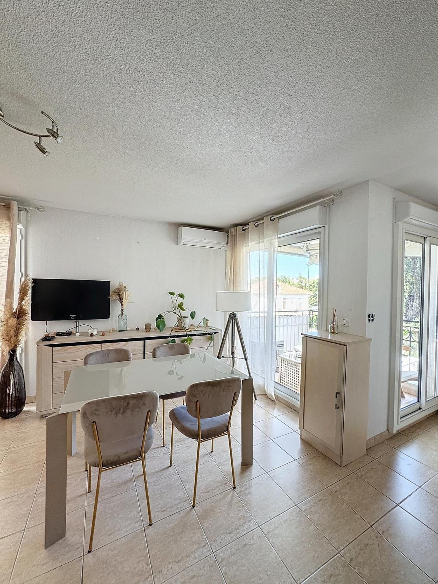 Apartment Superbe Avec Balcon- Wifi- Clim *